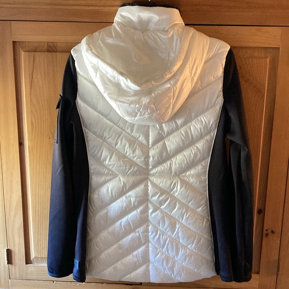 Calvin Klein Performance Hooded White and Black Ski Parka - Picture 2 of 10